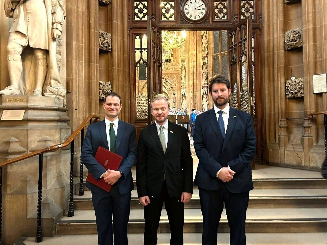 لندن تجمع الشركاء… وسورية تفتح آفاق الاستثمار