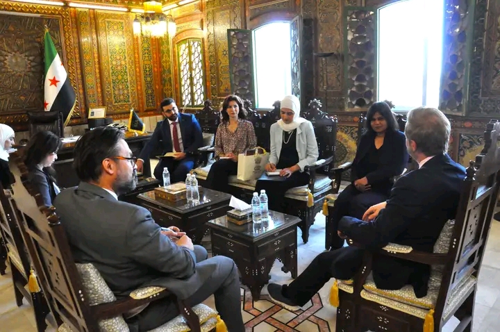 رئيس هيئة الاستثمار السورية يبحث مع القائمة بأعمال السفارة الهندية آفاق تعزيز التعاون الاستثماري 