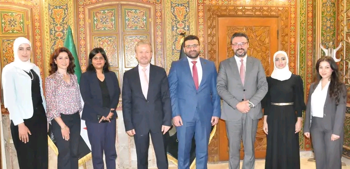 رئيس هيئة الاستثمار السورية يبحث مع القائمة بأعمال السفارة الهندية آفاق تعزيز التعاون الاستثماري 