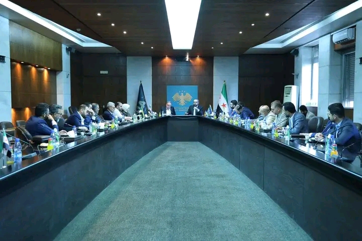 "هيئة الاستثمار السورية" ولجنة الاستثمار في "مجلس الشعب" تبحثان سبل تعزيز العمل الاستثماري