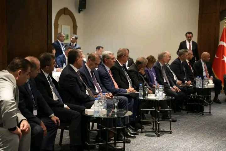 انطلاق ملتقى رجال الأعمال السوري التركي في فندق البوابات السبع بدمشق.