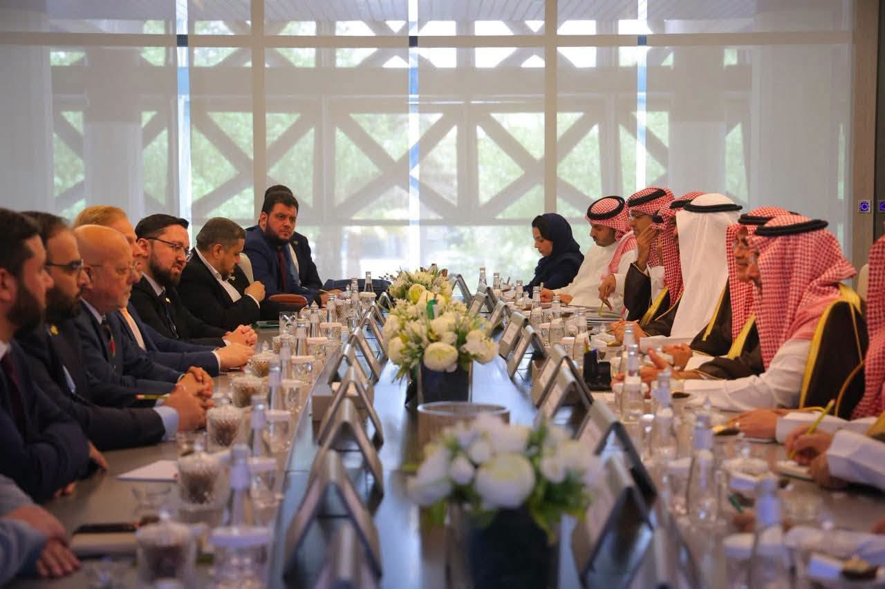 من اجتماع الرياض في عام 2025… إلى دمشق بخطوات تنفيذية في 2026، يتحول الاستثمار مع «طيران ناس» من فكرة طُرحت على طاولة الحوار إلى مسار واقعي على الأرض