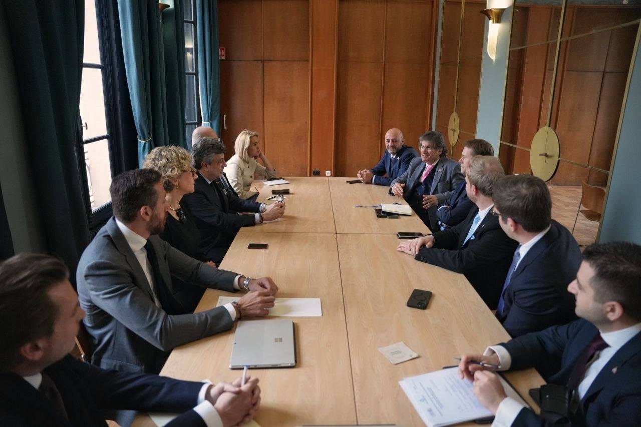 وفد هيئة الاستثمار السورية برئاسة المهندس "طلال الهلالي" يختتم زيارته إلى باريس